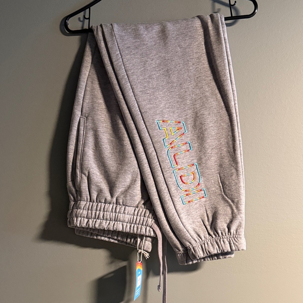 Aldi Gear 2024 Women’s Gray Jogger L